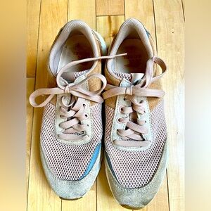 Sorel sneakers size 8US